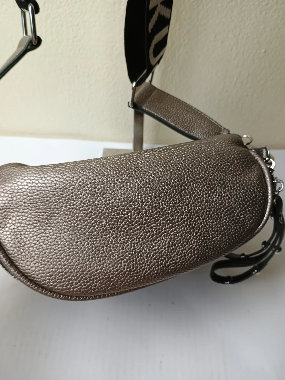 Kuchen & Bag Black and Brown Men's  Sling Bag Metallic - Unisex